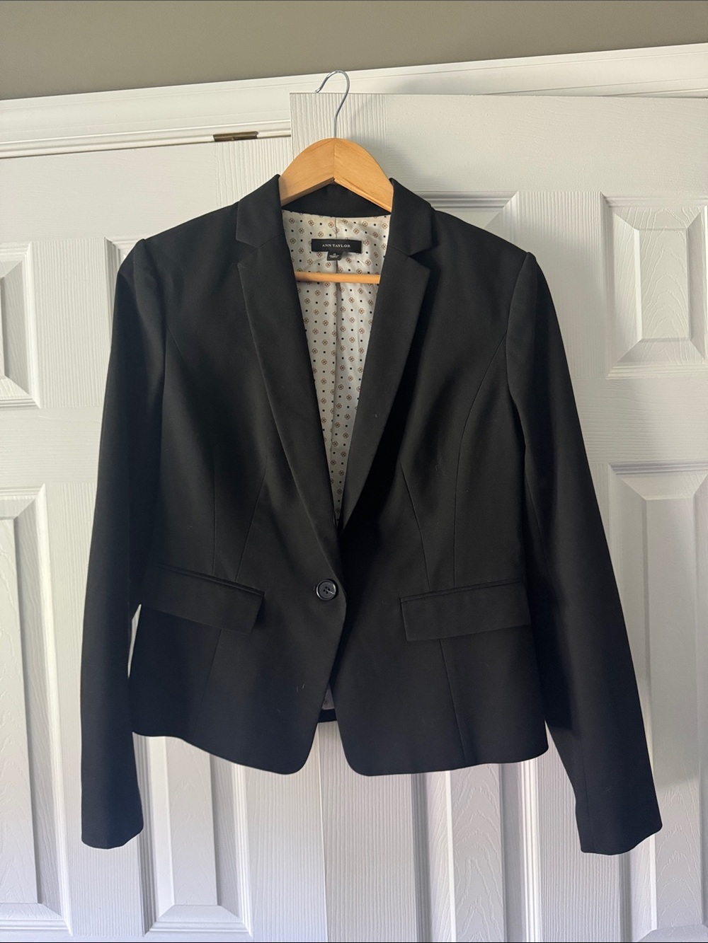 Ann Taylor Black Single-Button Tailored Blazer